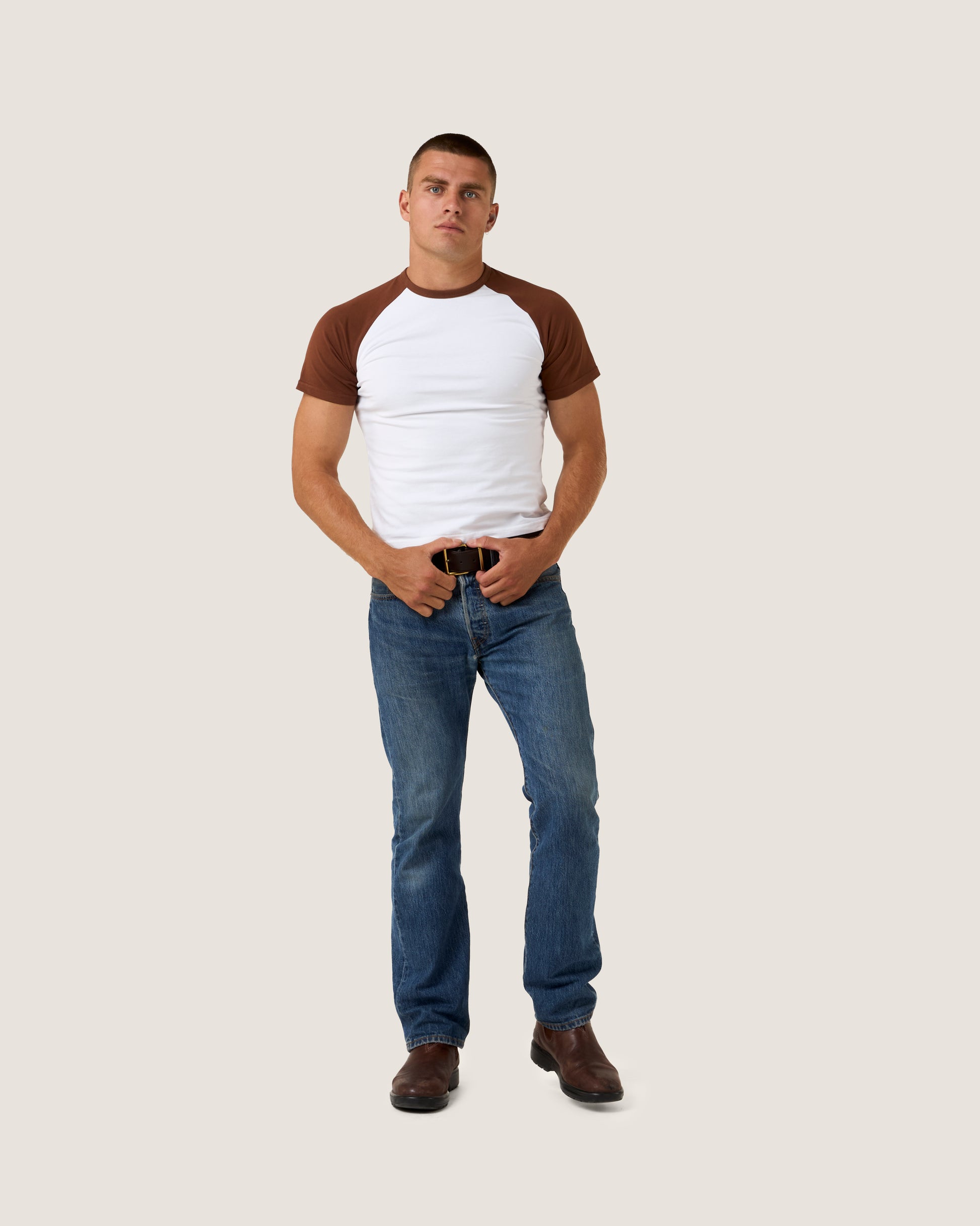 Oscar is 177cm wearing Size Medium