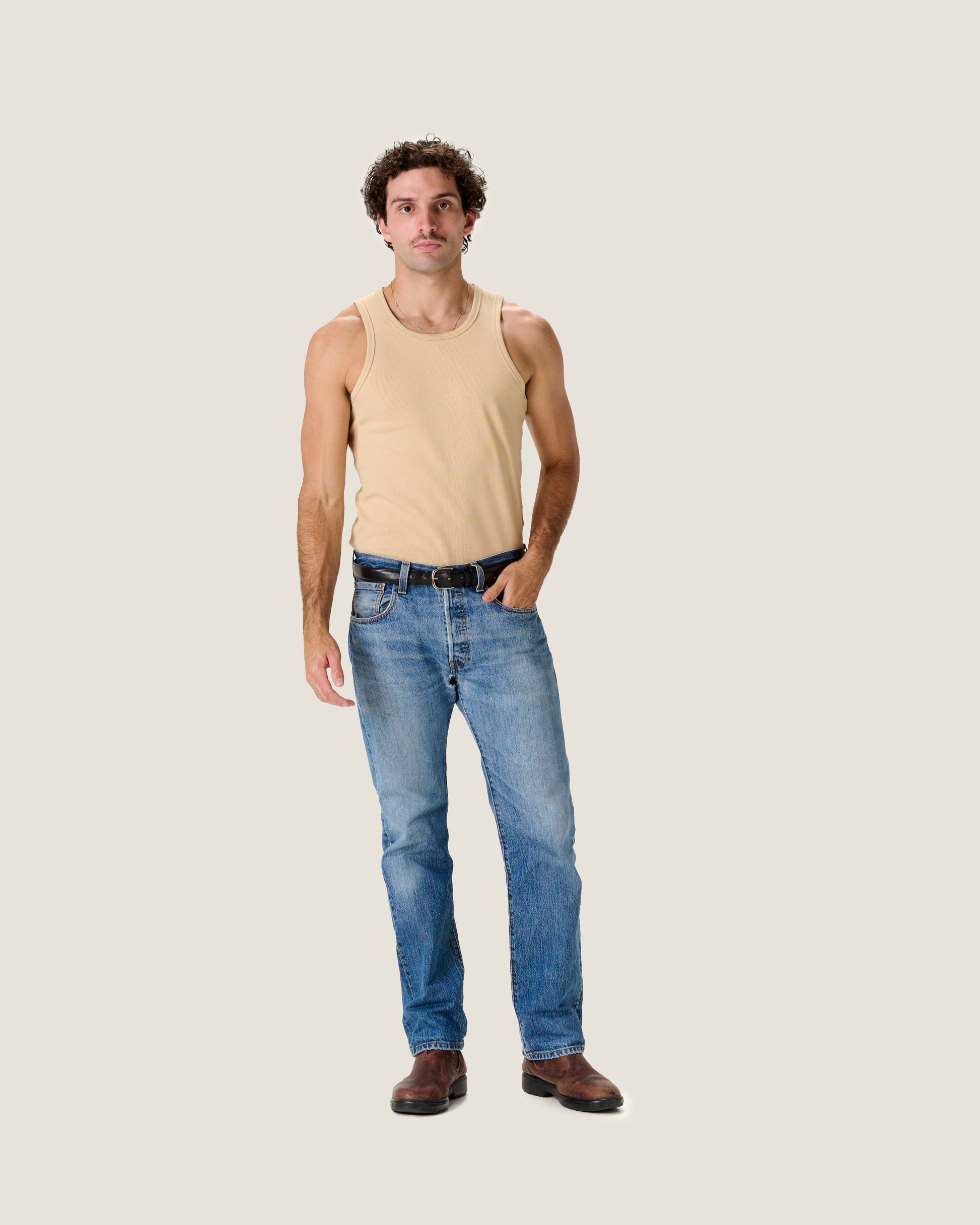 Oscar is 188cm wearing Size Medium